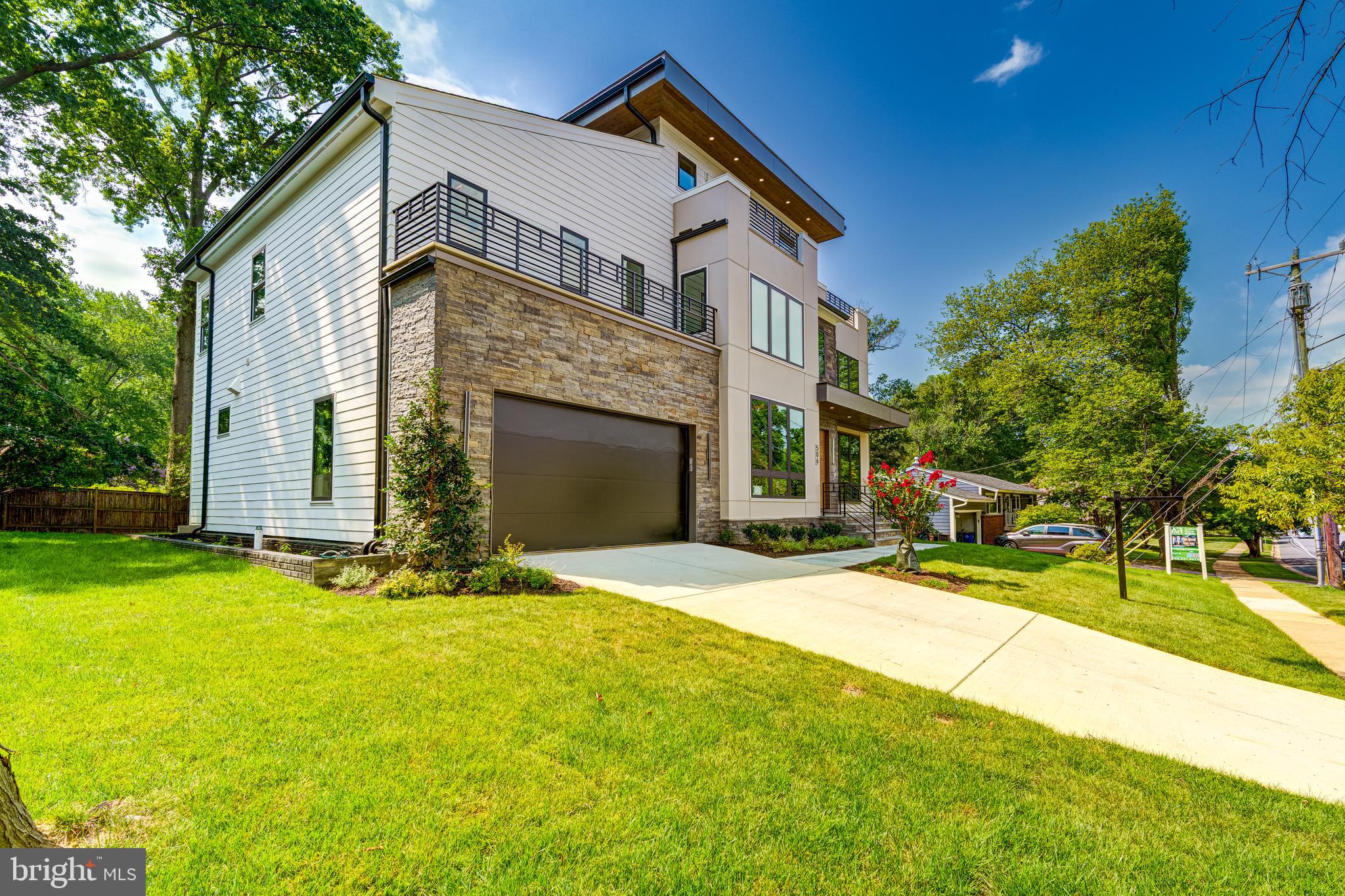 506 Kingsley Road Southwest Vienna, VA 22180 - Photo 4 of 150