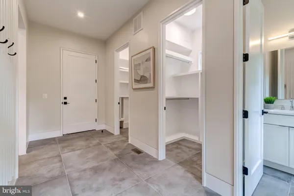 $2,559,888 | 506 Kingsley Road Southwest, Vienna, VA 22180
