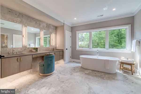 $2,559,888 | 506 Kingsley Road Southwest, Vienna, VA 22180