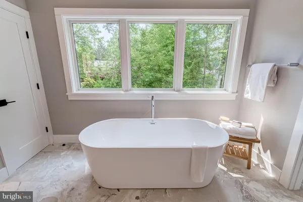 $2,559,888 | 506 Kingsley Road Southwest, Vienna, VA 22180