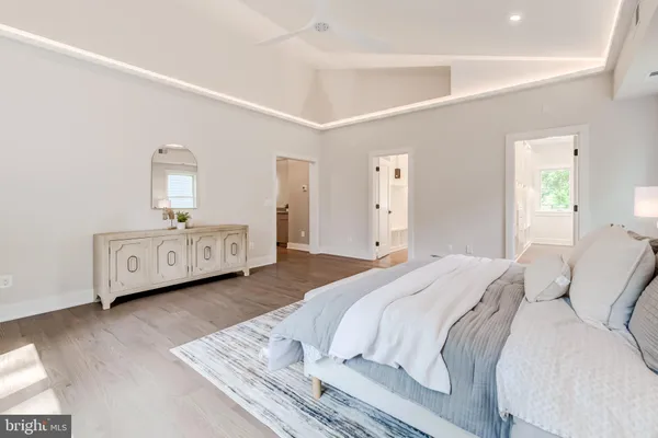 $2,559,888 | 506 Kingsley Road Southwest, Vienna, VA 22180