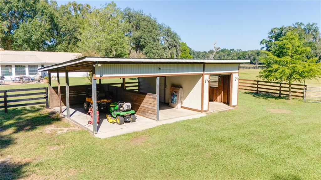 1480 Northeast 97th St Road Anthony, FL 32617 - Photo 21 of 35 an outdoor space with furniture