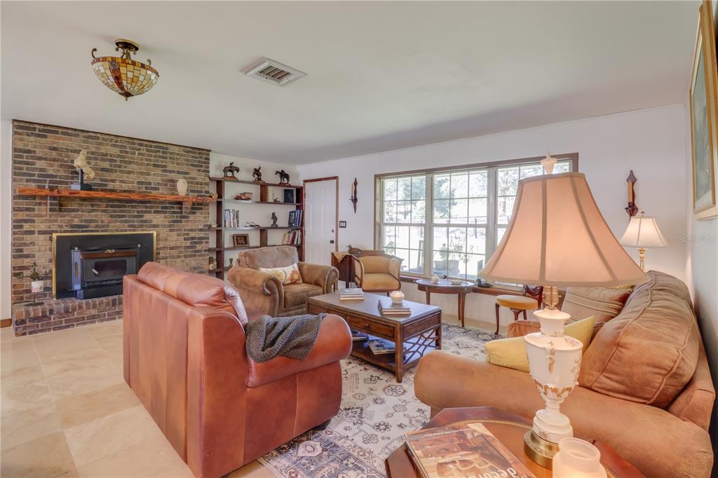 1480 Northeast 97th St Road Anthony, FL 32617 - Photo 3 of 35