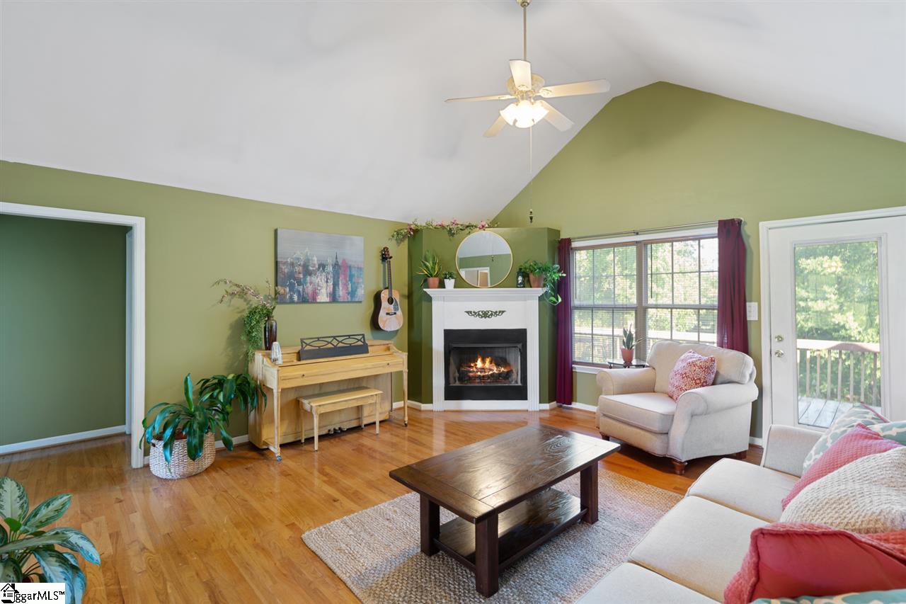 245 Lightwood Farm Road Woodruff, SC 29388 - Photo 9 of 28 Gallery Image 9