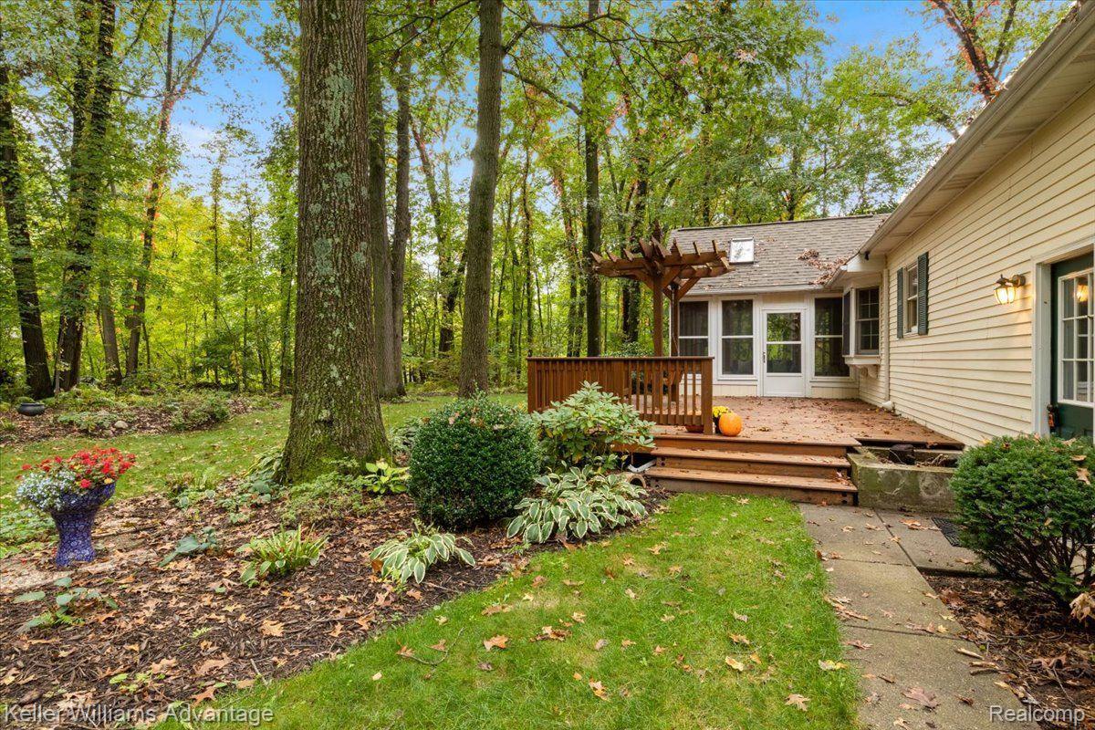 3739 Norton Road Howell, MI 48843 - Photo 24 of 28 Gallery Image 24