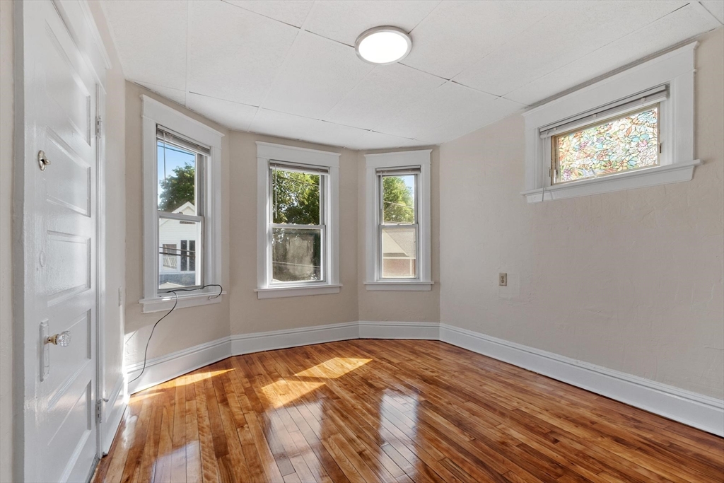 9 Reynolds Street, Unit 2 Worcester, MA 01606 - Photo 3 of 24 Gallery Image 3