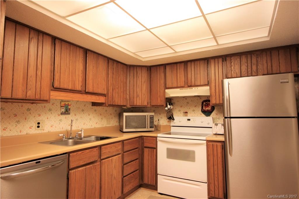 303 Riddle Cove Road, Unit 330 Maggie Valley, NC 28751 - Photo 8 of 24