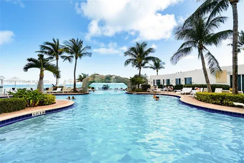 $1,979,000 | 18001 Collins Avenue, Unit 2009, Sunny Isles Beach, FL 33160