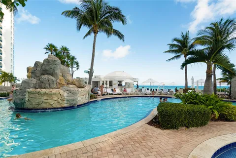 $1,979,000 | 18001 Collins Avenue, Unit 2009, Sunny Isles Beach, FL 33160