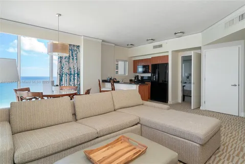$1,979,000 | 18001 Collins Avenue, Unit 2009, Sunny Isles Beach, FL 33160