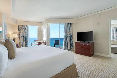 $1,979,000 | 18001 Collins Avenue, Unit 2009, Sunny Isles Beach, FL 33160