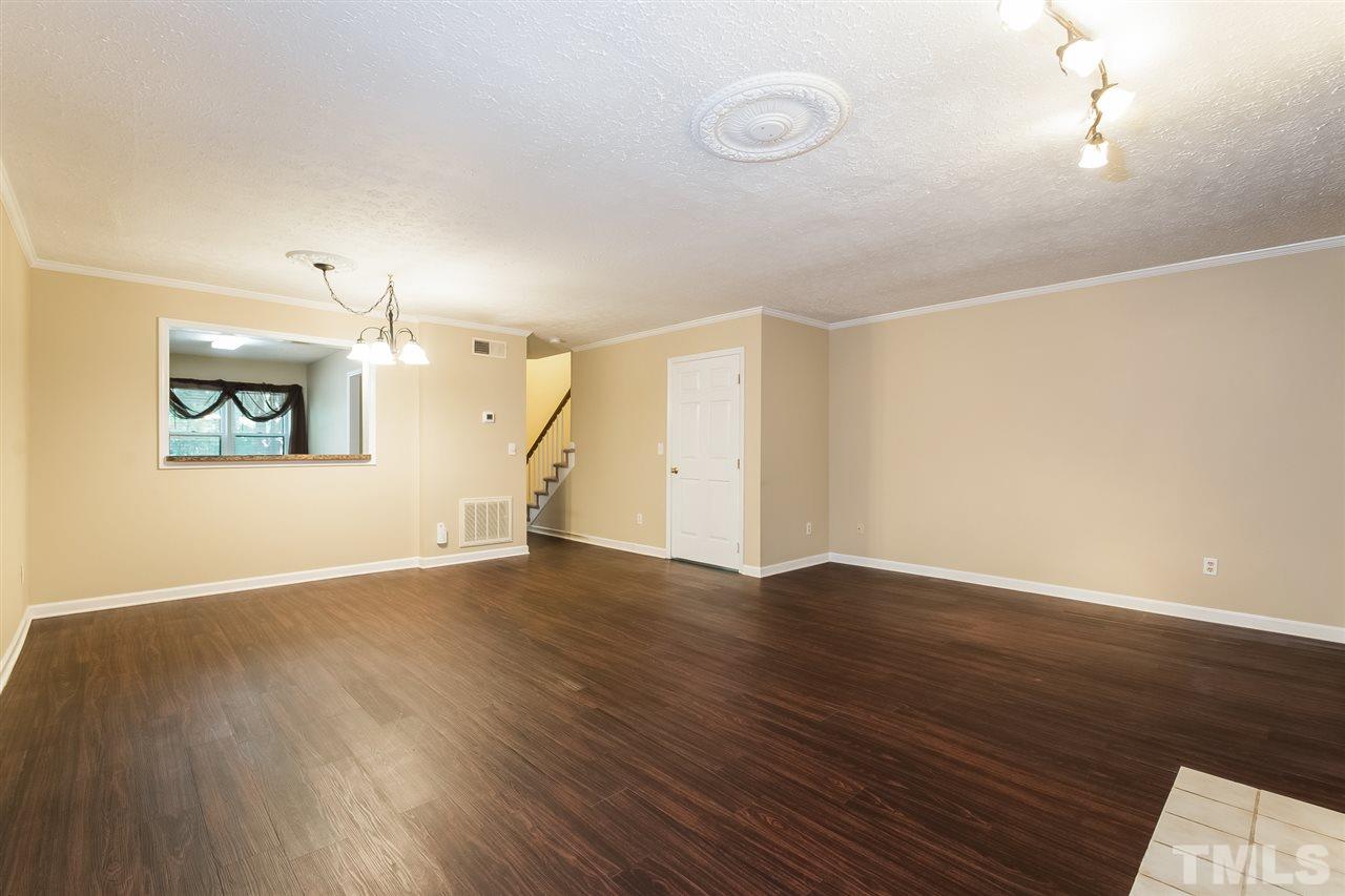 402 Broad Leaf Circle, Unit N/A Raleigh, NC 27613 - Photo 4 of 17