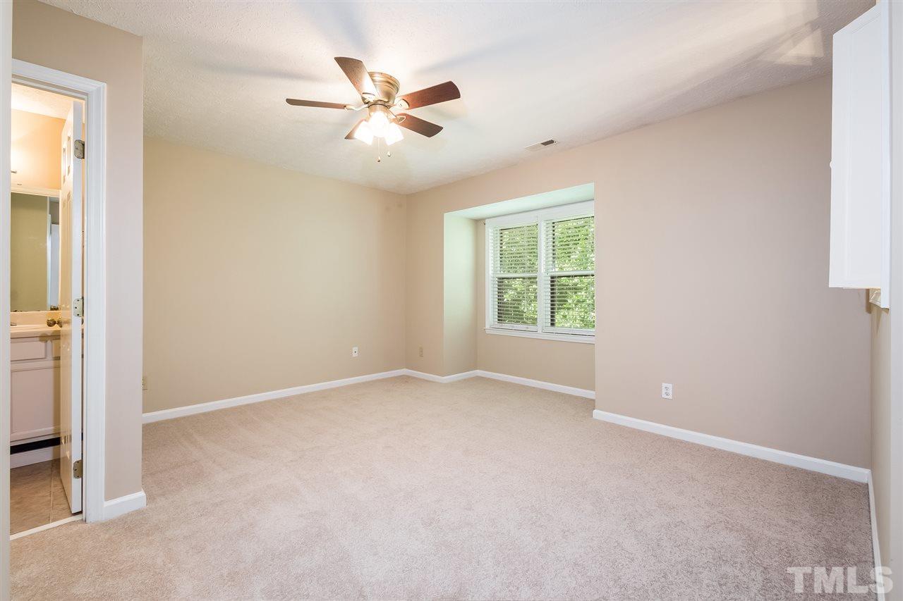 402 Broad Leaf Circle, Unit N/A Raleigh, NC 27613 - Photo 7 of 17