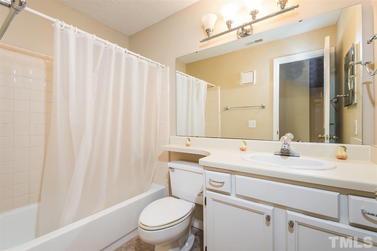 402 Broad Leaf Circle, Unit N/A Raleigh, NC 27613 - Photo 10 of 17