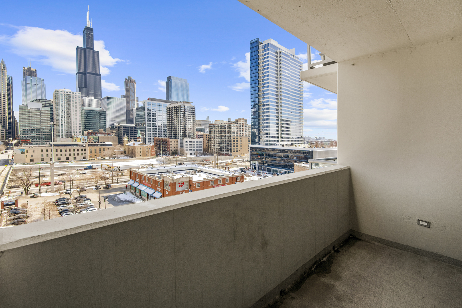 123 South Green Street, Unit 903B Chicago, IL 60607 - Photo 5 of 22 a view of a kitchen with a large window