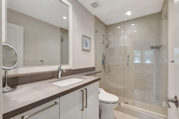 $5,000 | 515 Club Drive, Palm Beach Gardens, FL 33418