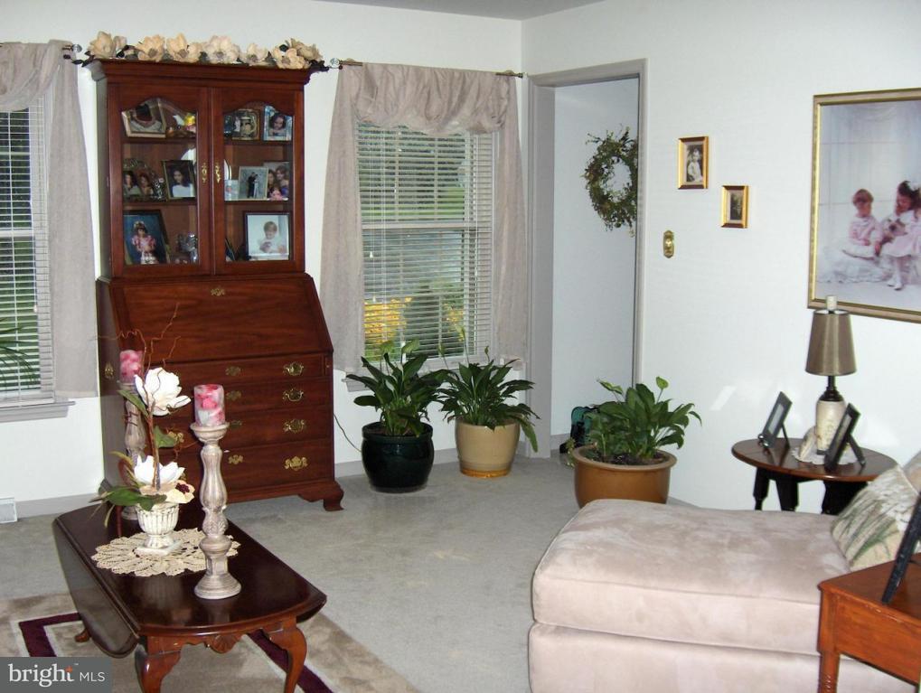 659 Prospect Road Manheim, PA 17545 - Photo 2 of 21
