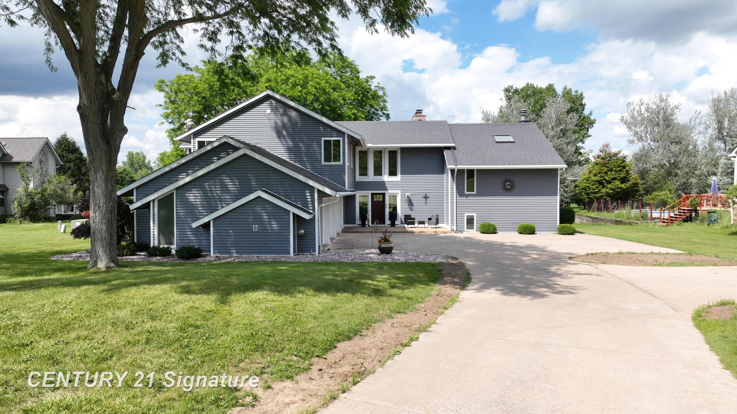 7492 East River Road Flushing, MI 48433 - Photo 3 of 74