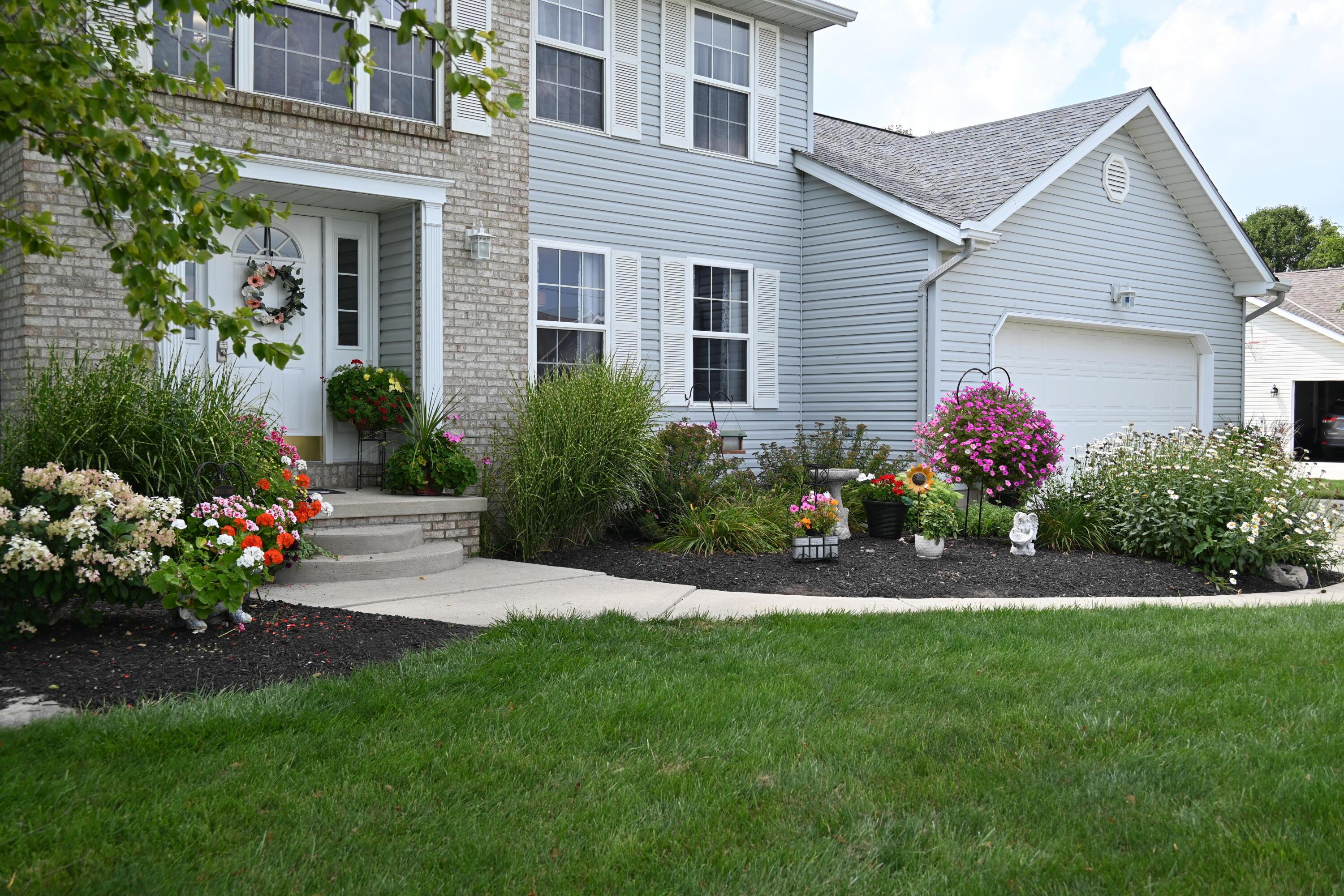 3305 Gooding Road Marion, OH 43302 - Photo 10 of 85 Beautiful landscaping!