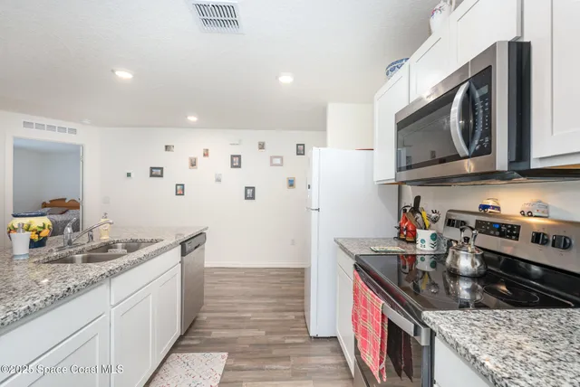 $2,000 | 711 Darlington Avenue Southwest, Palm Bay, FL 32908