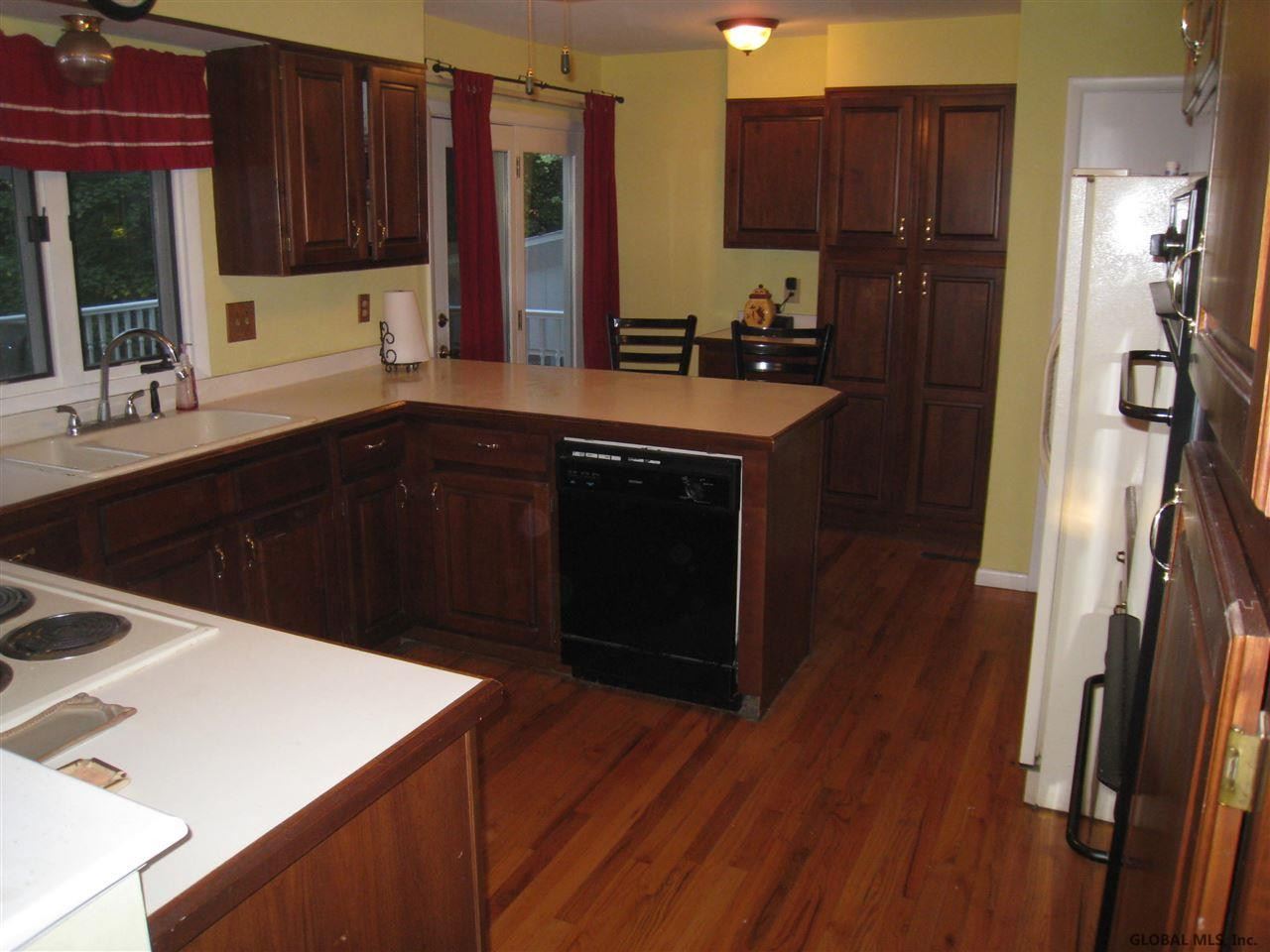 2305 Troy-Schenectady Road Niskayuna, NY 12309 - Photo 8 of 24 Photo 8