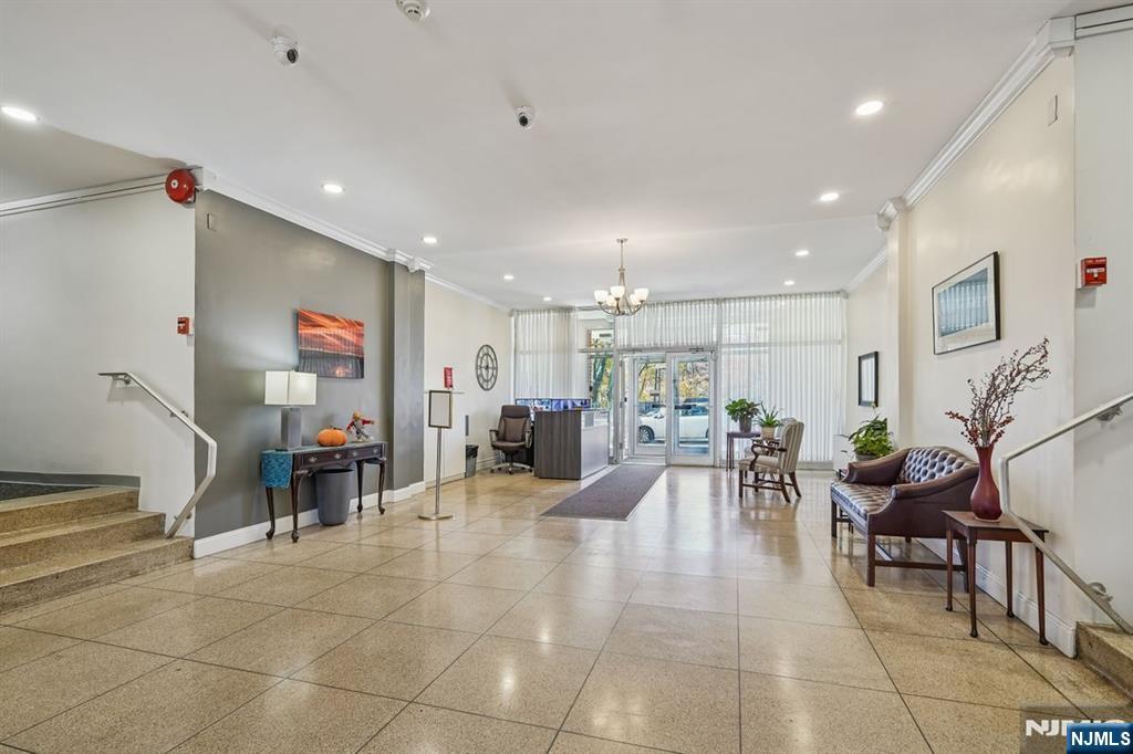 926 Bloomfield Avenue, Unit 3L Glen Ridge, NJ 07028 - Photo 3 of 6