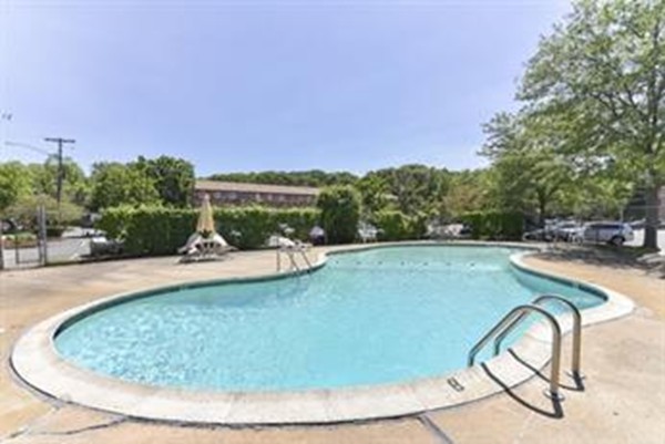 38 Westgate Road, Unit 4 Boston, MA 02467 - Photo 5 of 8 Gallery Image 5