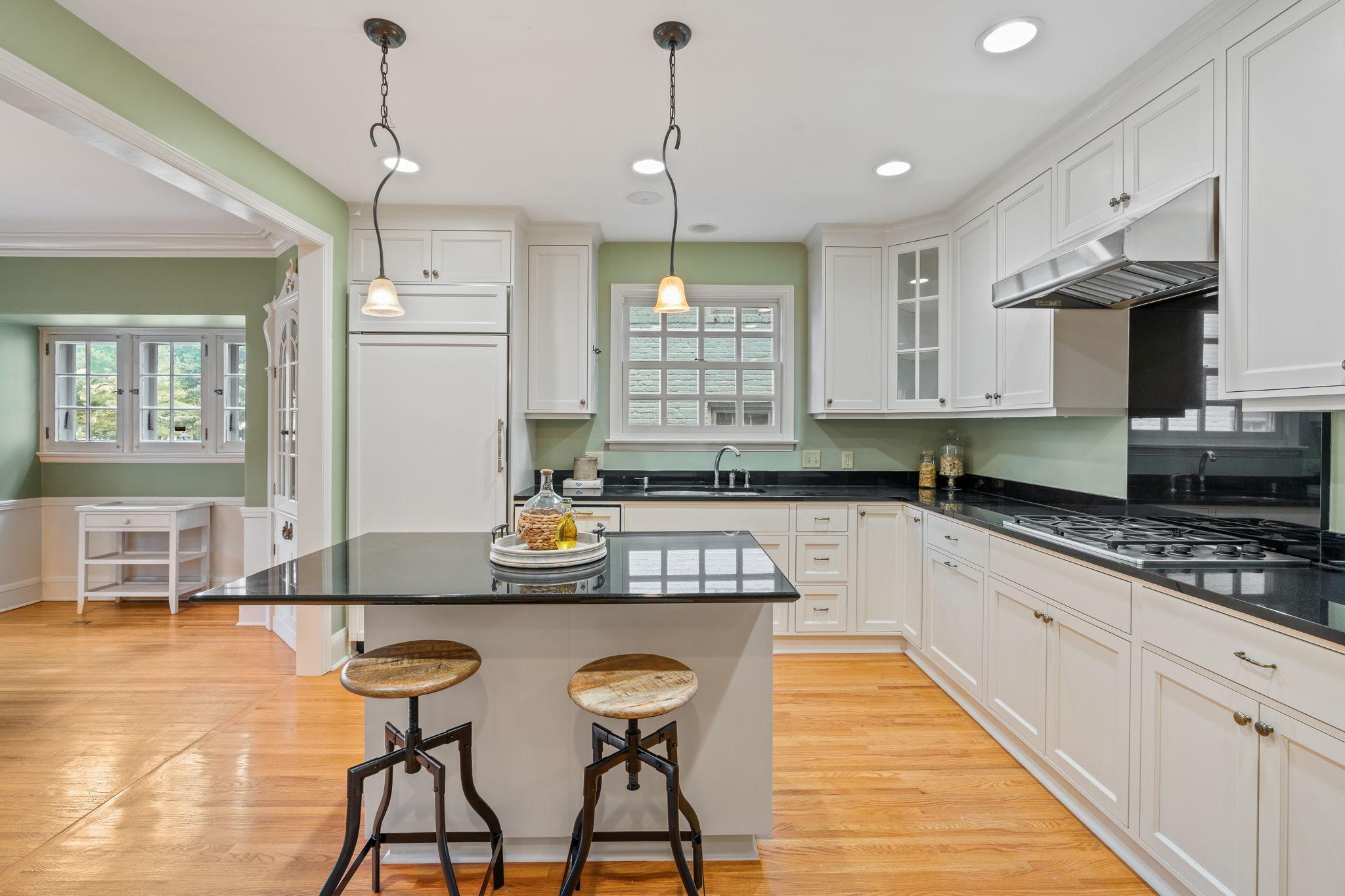 2833 Sunset Boulevard Minneapolis, MN 55416 - Photo 9 of 47