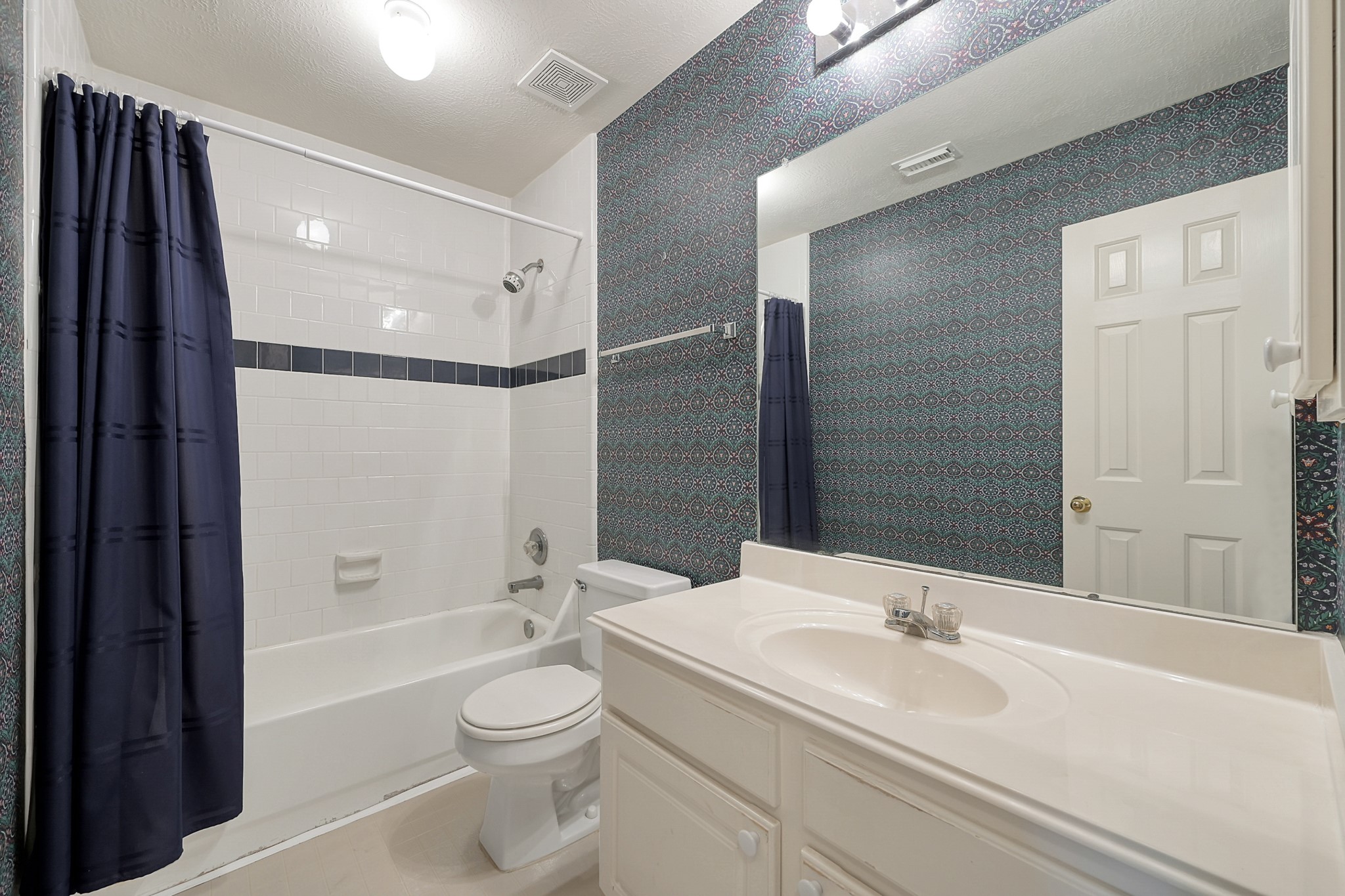20403 Sagecombe Court Spring, TX 77388 - Photo 22 of 32 Third bathroom