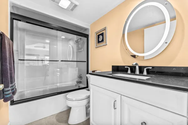 $3,900 | 1166 Hillsboro Mile, Unit 8, Hillsboro Beach, FL 33064