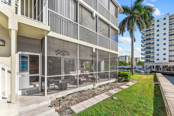 $3,900 | 1166 Hillsboro Mile, Unit 8, Hillsboro Beach, FL 33064