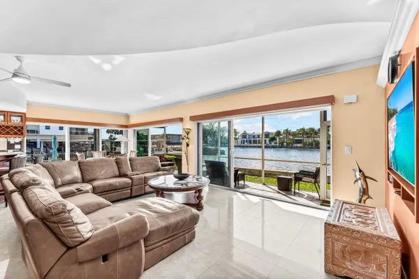 $3,900 | 1166 Hillsboro Mile, Unit 8, Hillsboro Beach, FL 33064