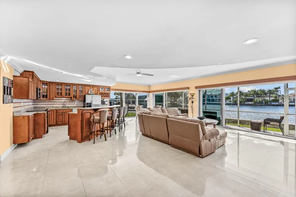 $3,900 | 1166 Hillsboro Mile, Unit 8, Hillsboro Beach, FL 33064