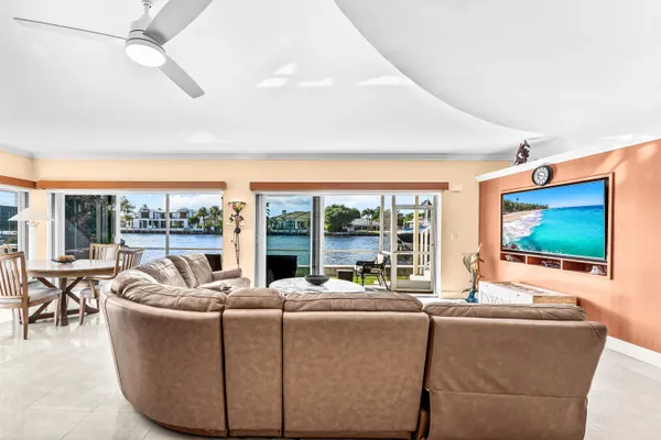 $3,900 | 1166 Hillsboro Mile, Unit 8, Hillsboro Beach, FL 33064