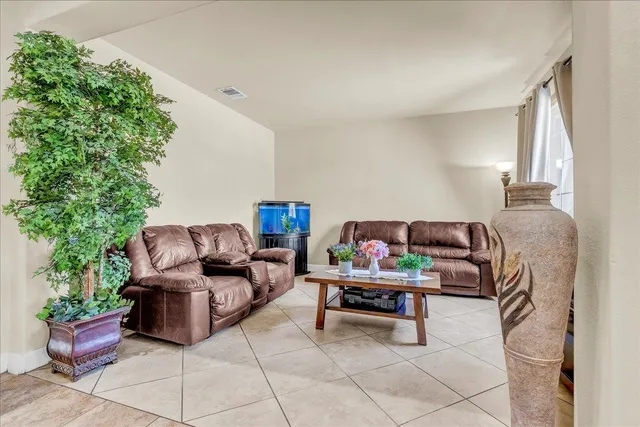 $597,999 | 3615 West Sunnyview Avenue, Visalia, CA 93291