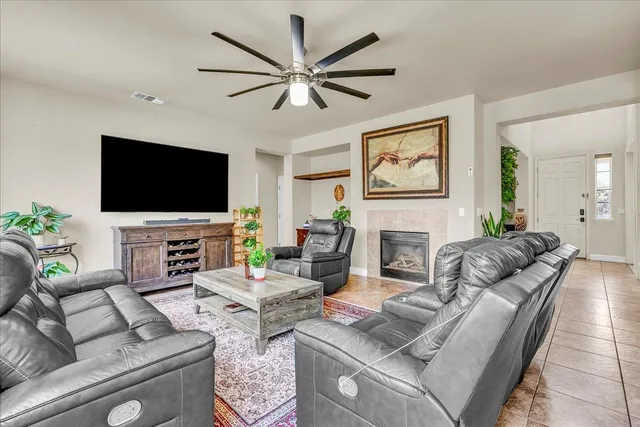 $597,999 | 3615 West Sunnyview Avenue, Visalia, CA 93291