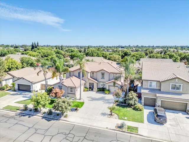 $597,999 | 3615 West Sunnyview Avenue, Visalia, CA 93291