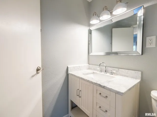 $119,900 | 3925 West Creighton Terrace, Peoria, IL 61615