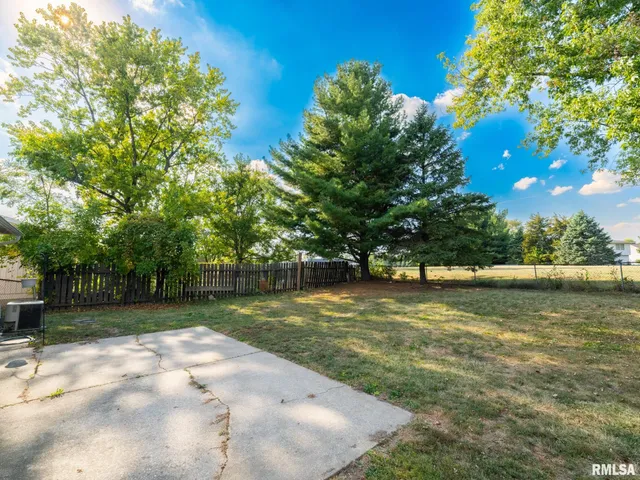 $119,900 | 3925 West Creighton Terrace, Peoria, IL 61615