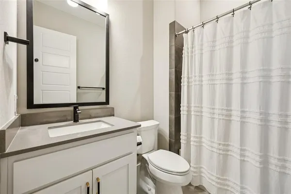 $1,299,900 | 1321 Mcclintock Drive, Shady Shores, TX 76208