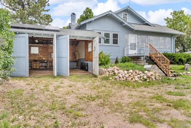 a front view of house with yard