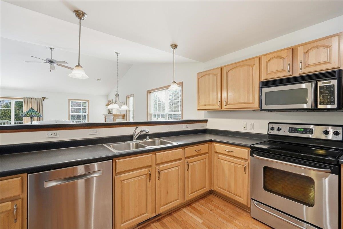 749 Cricket Lane, Unit 749 Middleton, WI 53562 - Photo 12 of 39