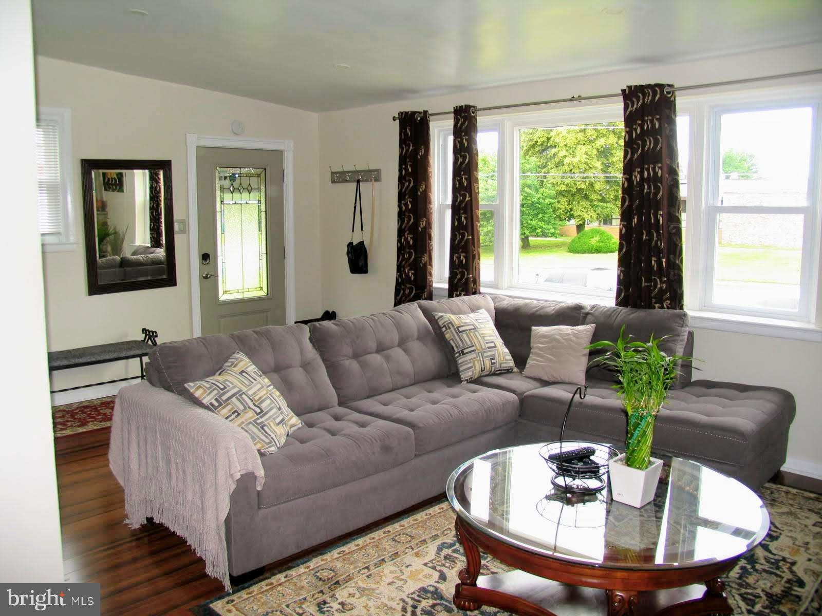 7729 Dungan Road Philadelphia, PA 19111 - Photo 2 of 40 Gallery Image 2