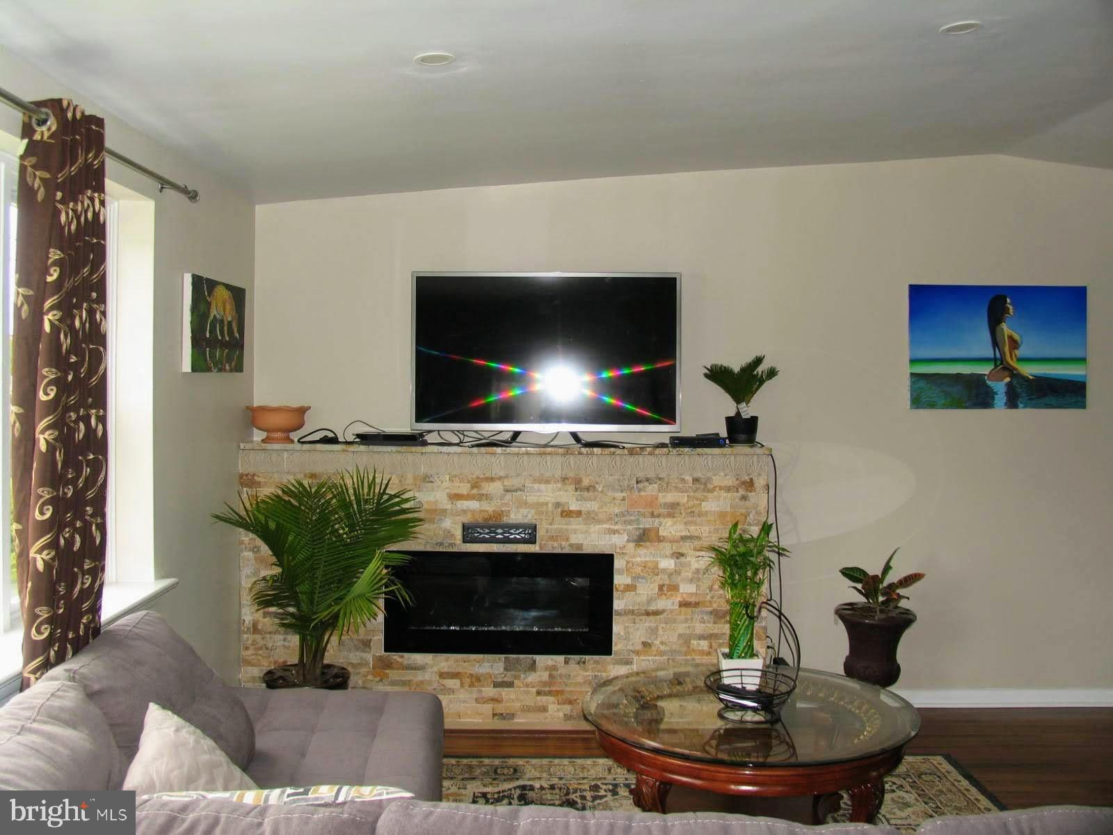 7729 Dungan Road Philadelphia, PA 19111 - Photo 5 of 40 Gallery Image 5