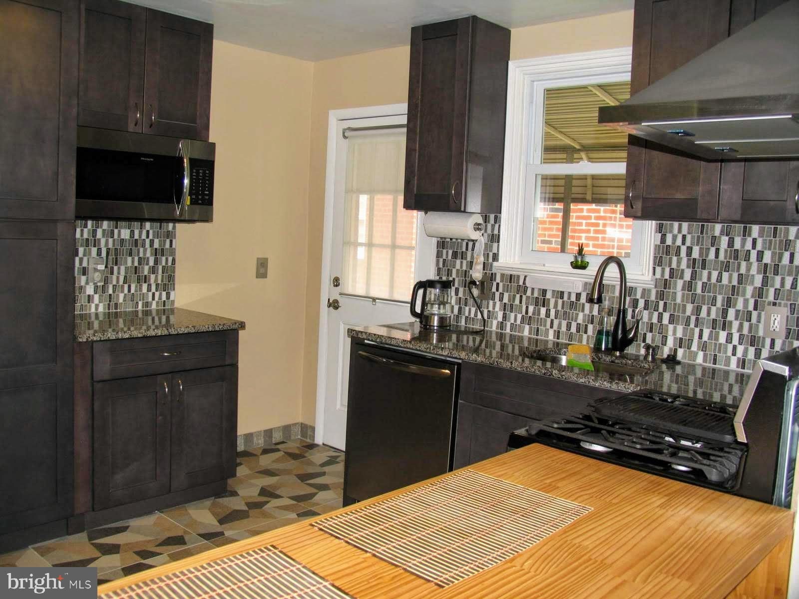 7729 Dungan Road Philadelphia, PA 19111 - Photo 7 of 40 Gallery Image 7