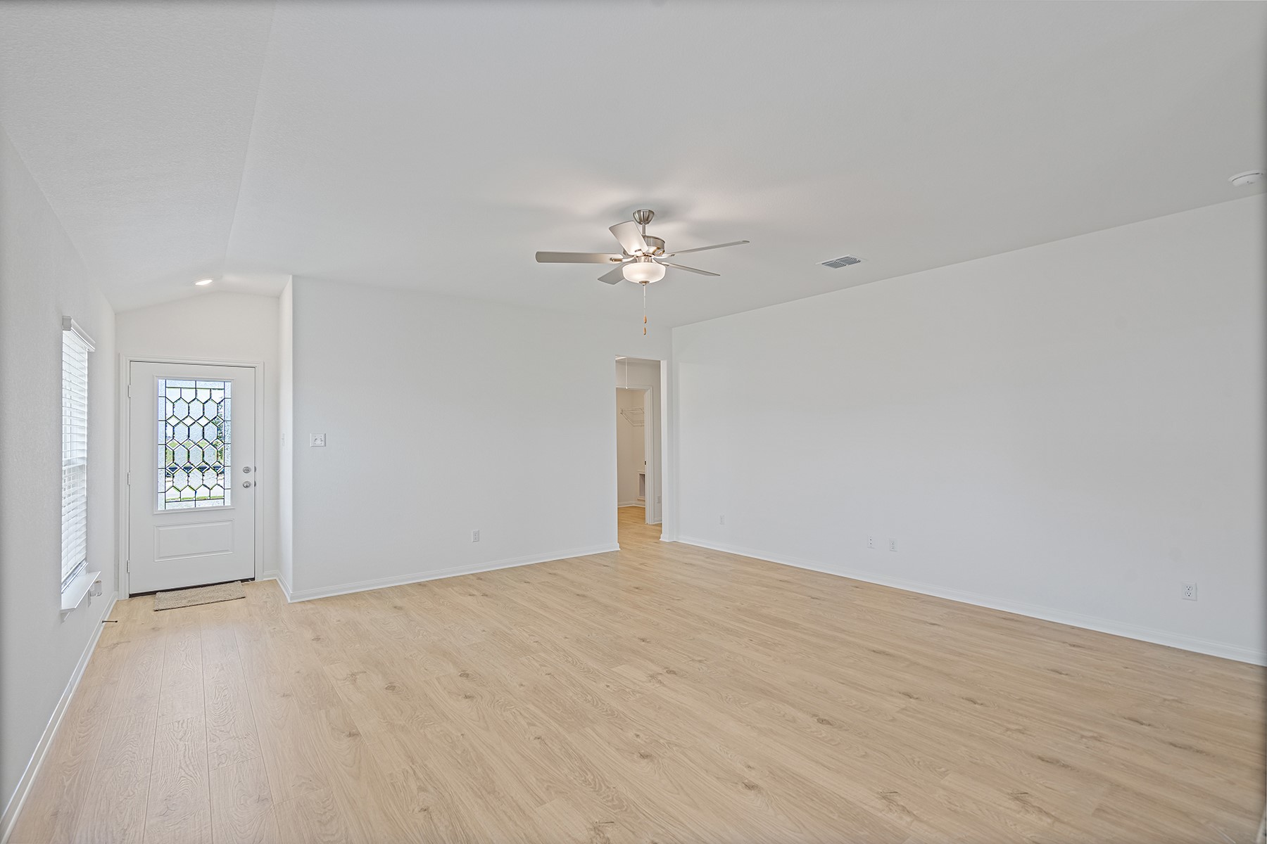 14705 Wahlbergs Way Elgin, TX 78621 - Photo 2 of 10