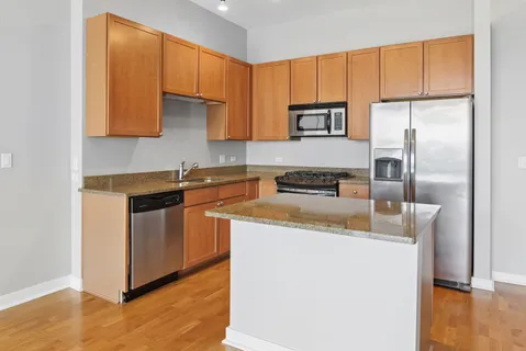 $349,900 | 901 West Madison Street, Unit 601, Chicago, IL 60607