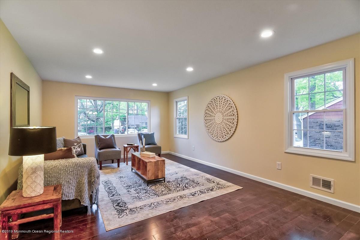 14 West Hill Road Colonia, NJ 07067 - Photo 11 of 26 11-Family Room