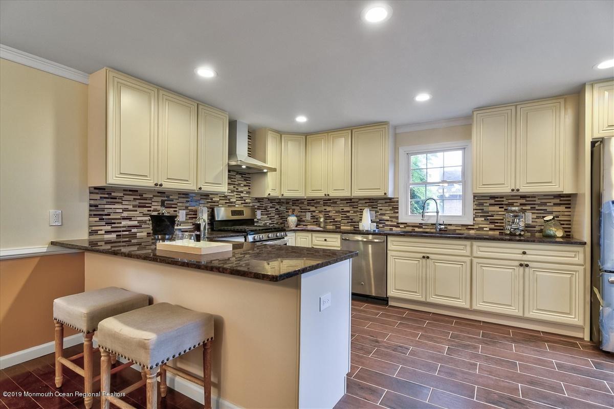 14 West Hill Road Colonia, NJ 07067 - Photo 15 of 26 15-Ktichen