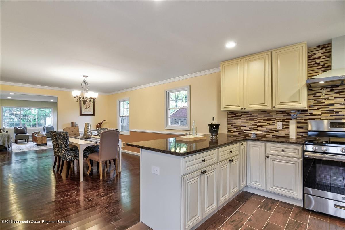 14 West Hill Road Colonia, NJ 07067 - Photo 16 of 26 16-Kitchen